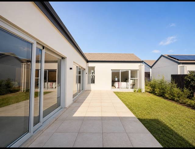 3 BEDROOM HOUSE FOR SALE IN SHEFFIELD BEACH
